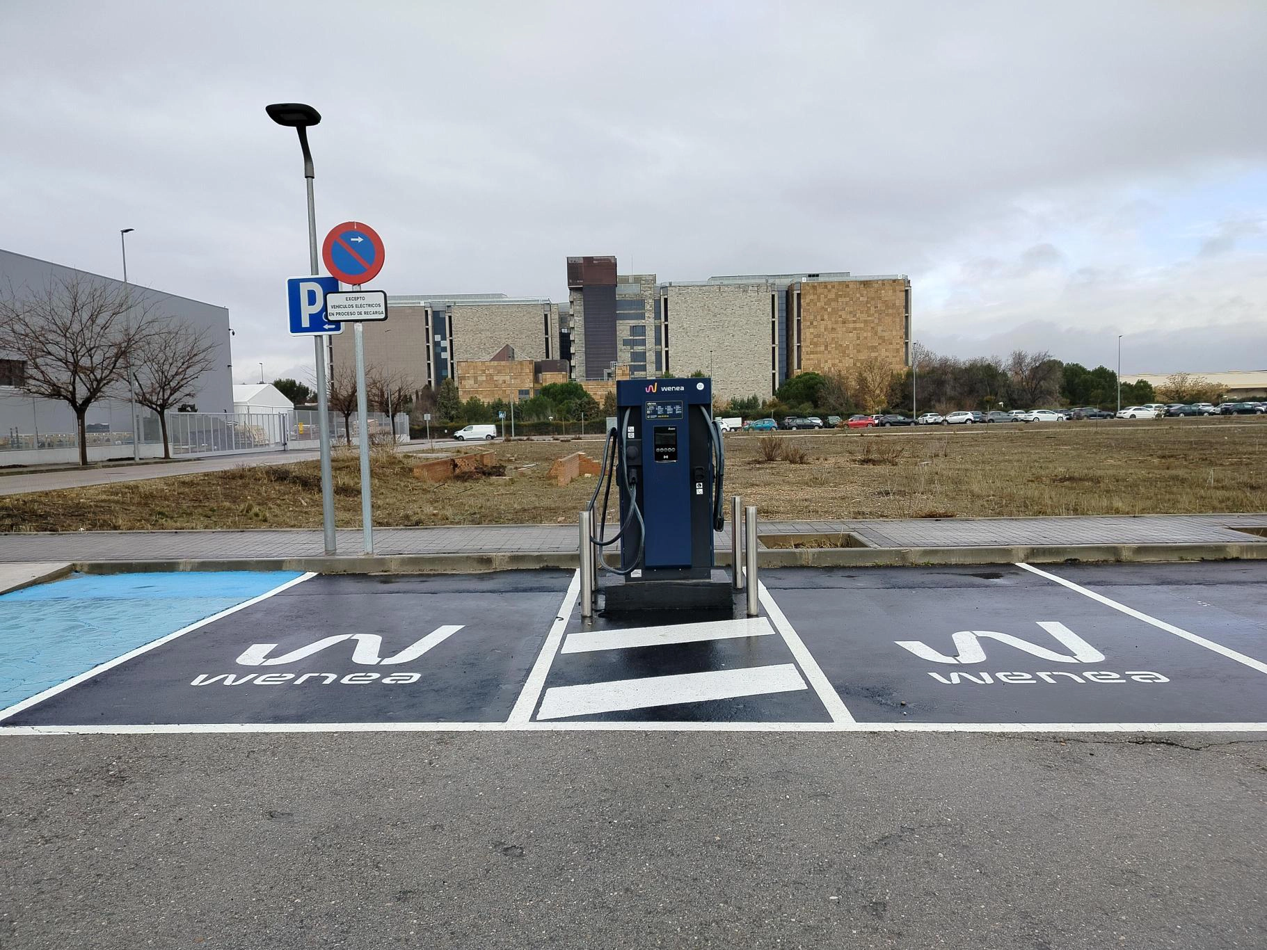 Estación de carga Wenea en Alcalá de Henares
