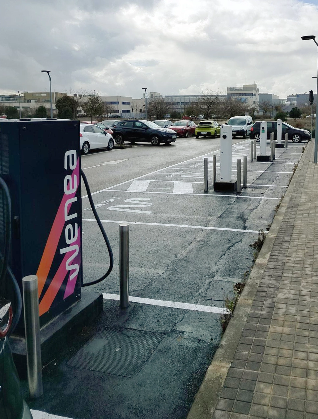 Estación de carga Wenea en Alcalá de Henares