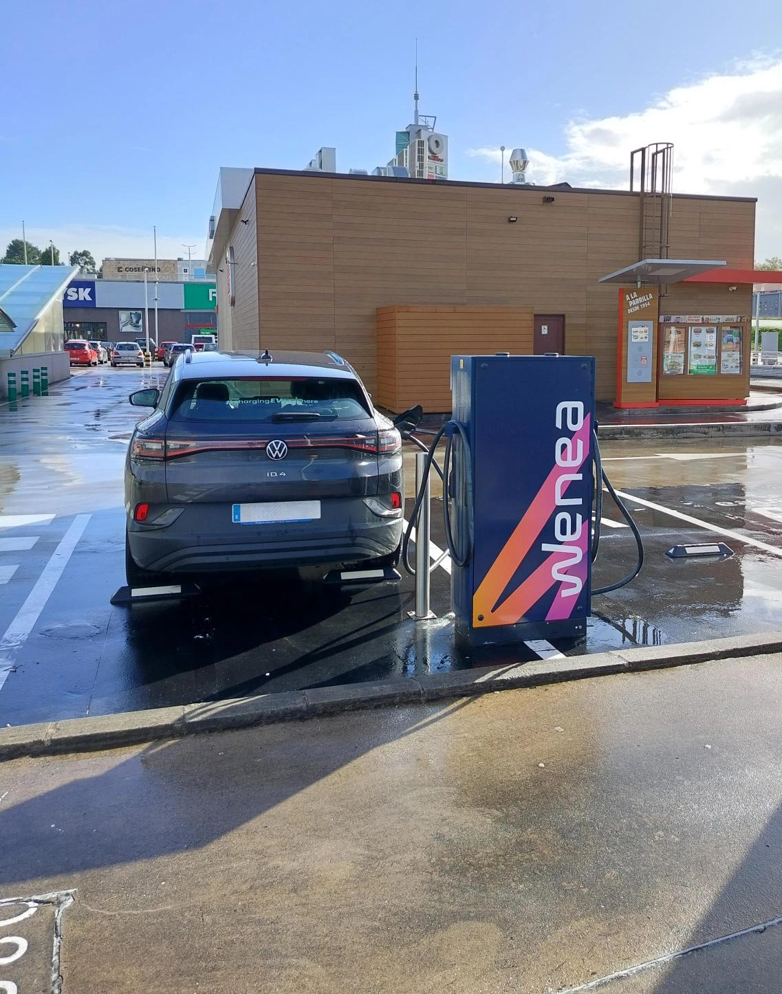 Estación de carga Wenea en Oleiros
