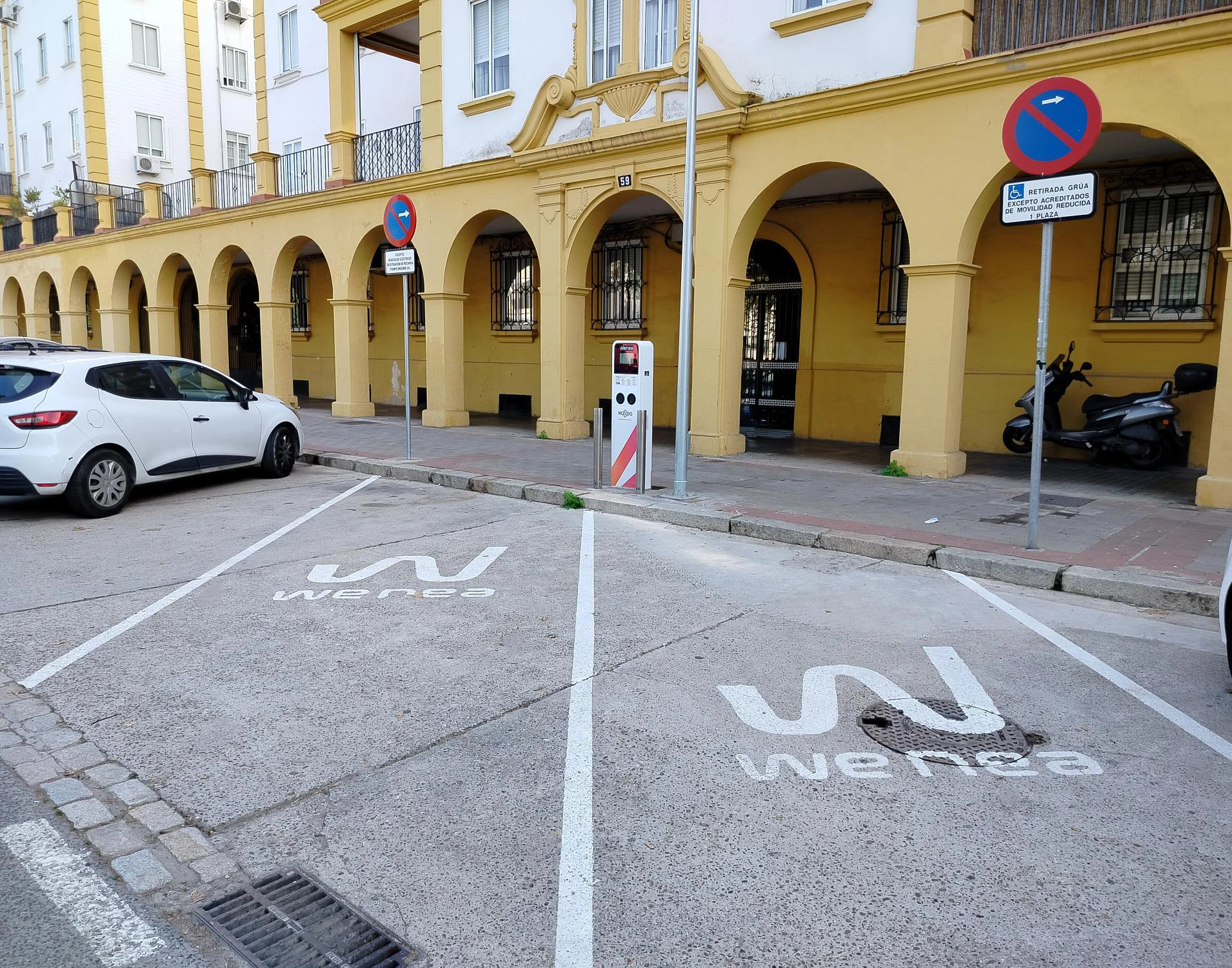 Estación de carga Wenea en Sevilla