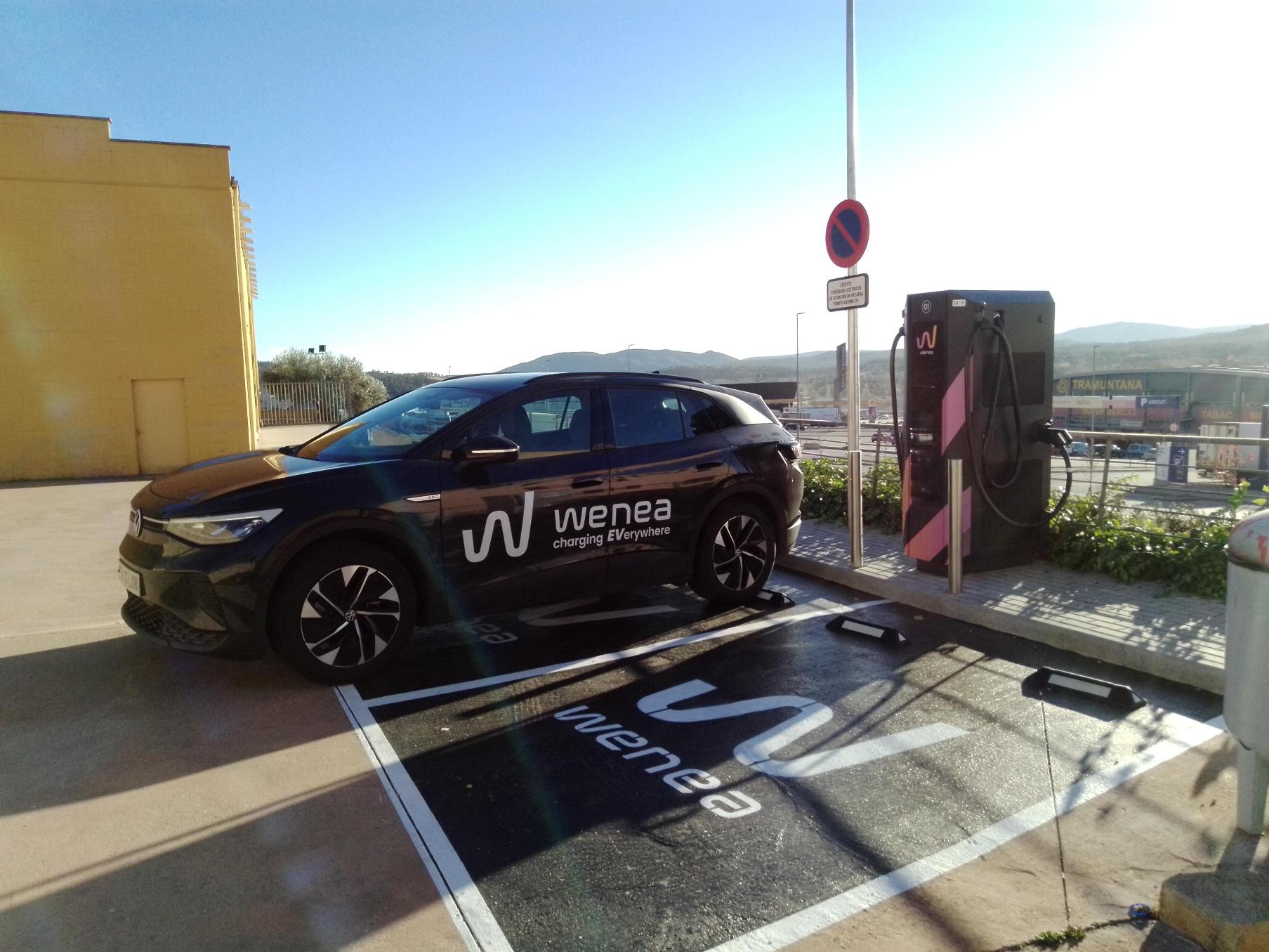 Estación de carga Wenea en La Jonquera