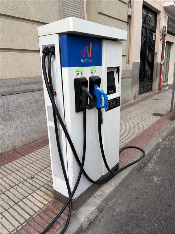 Estación de carga Wenea en Madrid